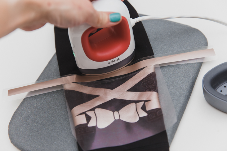 DIY Workout Leggings with the Cricut Explore Air 2 Sew